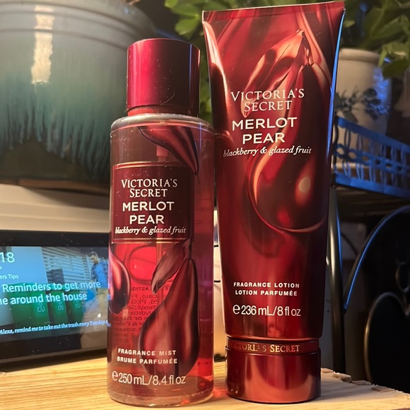 Victoria's Secret Bath & Body Set Of Victorias Secret Fragrance